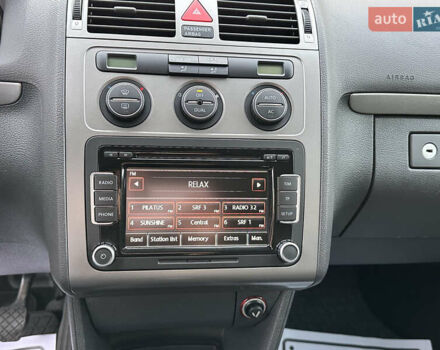 Синий Фольксваген Туран, объемом двигателя 1.4 л и пробегом 229 тыс. км за 6500 $, фото 11 на Automoto.ua