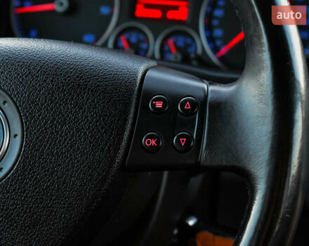 Синій Фольксваген Туран, об'ємом двигуна 2 л та пробігом 255 тис. км за 8400 $, фото 35 на Automoto.ua