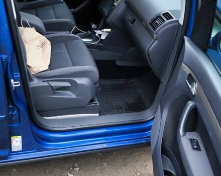 Синій Фольксваген Туран, об'ємом двигуна 2 л та пробігом 358 тис. км за 7500 $, фото 23 на Automoto.ua