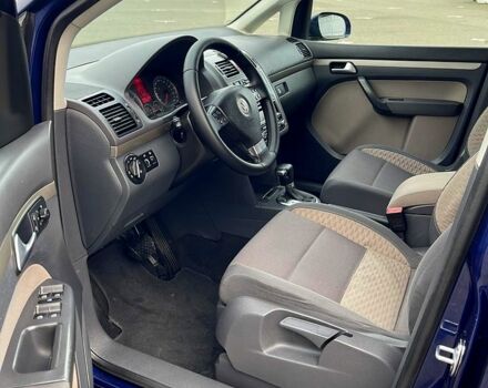 Синий Фольксваген Туран, объемом двигателя 1.4 л и пробегом 198 тыс. км за 6750 $, фото 7 на Automoto.ua