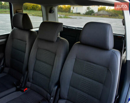 Синій Фольксваген Туран, об'ємом двигуна 2 л та пробігом 255 тис. км за 8400 $, фото 29 на Automoto.ua