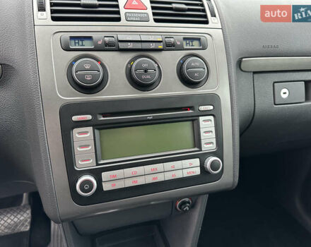 Синий Фольксваген Туран, объемом двигателя 1.4 л и пробегом 191 тыс. км за 7500 $, фото 21 на Automoto.ua