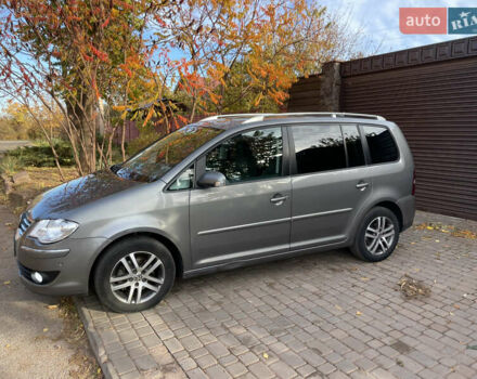 Синий Фольксваген Туран, объемом двигателя 1.9 л и пробегом 334 тыс. км за 7400 $, фото 1 на Automoto.ua