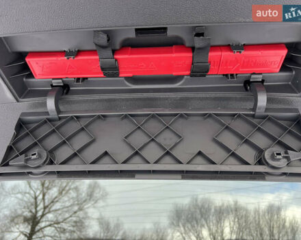 Синий Фольксваген Туран, объемом двигателя 1.4 л и пробегом 227 тыс. км за 7400 $, фото 39 на Automoto.ua