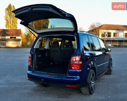 Синій Фольксваген Туран, об'ємом двигуна 2 л та пробігом 255 тис. км за 8400 $, фото 13 на Automoto.ua