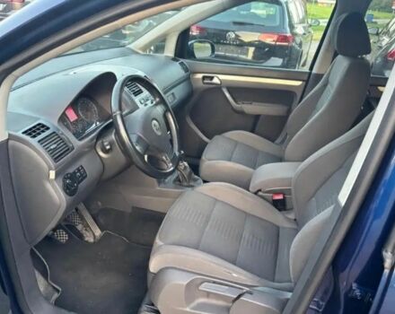 Синий Фольксваген Туран, объемом двигателя 2 л и пробегом 178 тыс. км за 2100 $, фото 8 на Automoto.ua