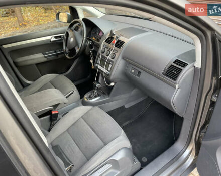 Синий Фольксваген Туран, объемом двигателя 1.9 л и пробегом 334 тыс. км за 7400 $, фото 12 на Automoto.ua