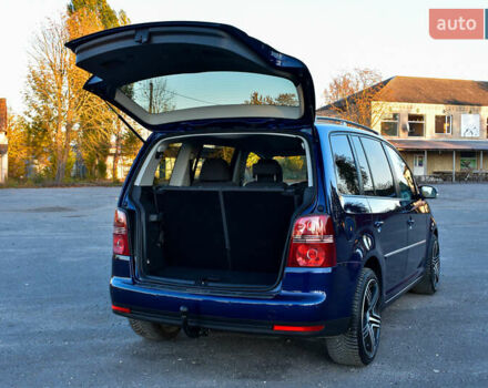 Синій Фольксваген Туран, об'ємом двигуна 2 л та пробігом 255 тис. км за 8400 $, фото 11 на Automoto.ua