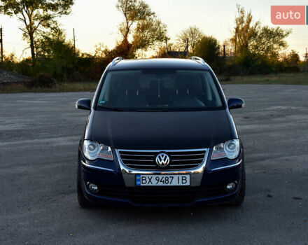 Синій Фольксваген Туран, об'ємом двигуна 2 л та пробігом 255 тис. км за 8400 $, фото 10 на Automoto.ua