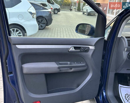 Синий Фольксваген Туран, объемом двигателя 1.4 л и пробегом 229 тыс. км за 6500 $, фото 3 на Automoto.ua