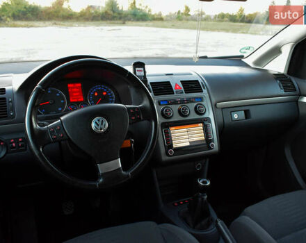 Синій Фольксваген Туран, об'ємом двигуна 2 л та пробігом 255 тис. км за 8400 $, фото 39 на Automoto.ua
