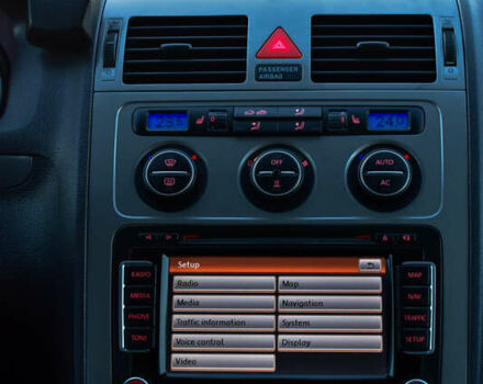 Синій Фольксваген Туран, об'ємом двигуна 2 л та пробігом 255 тис. км за 8400 $, фото 31 на Automoto.ua