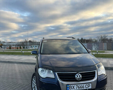Синій Фольксваген Туран, об'ємом двигуна 1.97 л та пробігом 393 тис. км за 7300 $, фото 2 на Automoto.ua