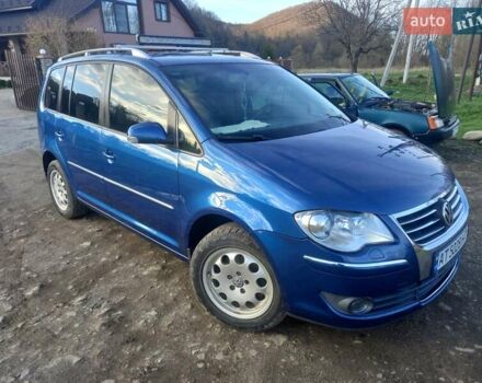 Синий Фольксваген Туран, объемом двигателя 1.9 л и пробегом 289 тыс. км за 8100 $, фото 5 на Automoto.ua