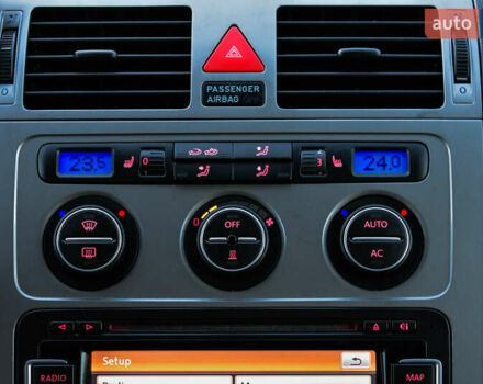 Синій Фольксваген Туран, об'ємом двигуна 2 л та пробігом 255 тис. км за 8400 $, фото 34 на Automoto.ua