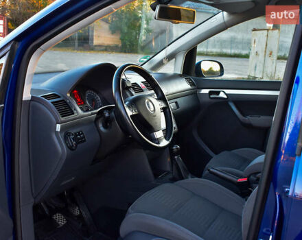 Синій Фольксваген Туран, об'ємом двигуна 2 л та пробігом 255 тис. км за 8400 $, фото 18 на Automoto.ua