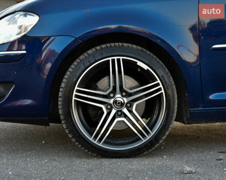 Синій Фольксваген Туран, об'ємом двигуна 2 л та пробігом 255 тис. км за 8400 $, фото 17 на Automoto.ua