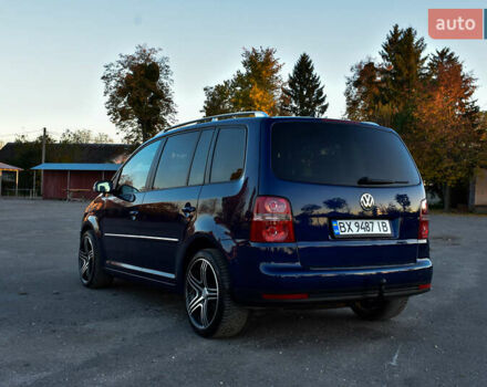 Синій Фольксваген Туран, об'ємом двигуна 2 л та пробігом 255 тис. км за 8400 $, фото 4 на Automoto.ua
