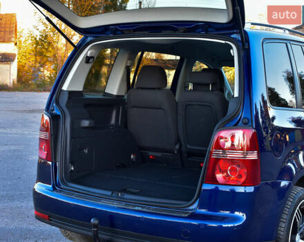 Синій Фольксваген Туран, об'ємом двигуна 2 л та пробігом 255 тис. км за 8400 $, фото 14 на Automoto.ua