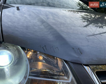 Синий Фольксваген Туран, объемом двигателя 1.9 л и пробегом 334 тыс. км за 7400 $, фото 3 на Automoto.ua