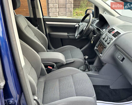 Синий Фольксваген Туран, объемом двигателя 1.4 л и пробегом 229 тыс. км за 6500 $, фото 14 на Automoto.ua