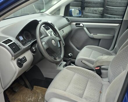 Синий Фольксваген Туран, объемом двигателя 1.4 л и пробегом 180 тыс. км за 2950 $, фото 7 на Automoto.ua