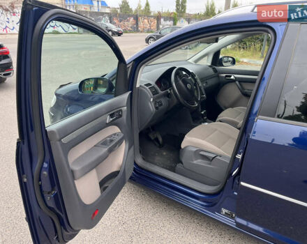 Синій Фольксваген Туран, об'ємом двигуна 1.4 л та пробігом 290 тис. км за 7500 $, фото 10 на Automoto.ua