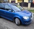 Синій Фольксваген Туран, об'ємом двигуна 2 л та пробігом 358 тис. км за 7500 $, фото 1 на Automoto.ua