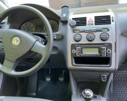 Синий Фольксваген Туран, объемом двигателя 2 л и пробегом 250 тыс. км за 7900 $, фото 6 на Automoto.ua