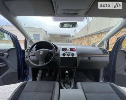 Синий Фольксваген Туран, объемом двигателя 1.6 л и пробегом 246 тыс. км за 7500 $, фото 20 на Automoto.ua