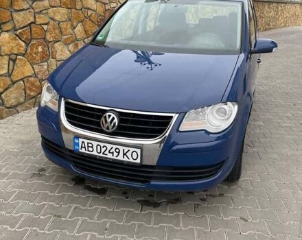 Синий Фольксваген Туран, объемом двигателя 1.6 л и пробегом 246 тыс. км за 7500 $, фото 1 на Automoto.ua