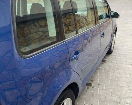 Синий Фольксваген Туран, объемом двигателя 1.6 л и пробегом 246 тыс. км за 7500 $, фото 5 на Automoto.ua