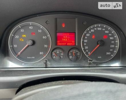 Синий Фольксваген Туран, объемом двигателя 1.6 л и пробегом 246 тыс. км за 7500 $, фото 24 на Automoto.ua