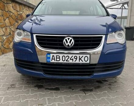 Синий Фольксваген Туран, объемом двигателя 1.6 л и пробегом 246 тыс. км за 7500 $, фото 2 на Automoto.ua