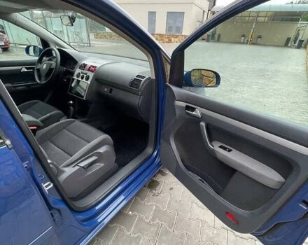 Синий Фольксваген Туран, объемом двигателя 1.6 л и пробегом 246 тыс. км за 7500 $, фото 16 на Automoto.ua