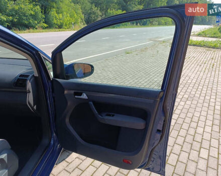Синій Фольксваген Туран, об'ємом двигуна 1.6 л та пробігом 233 тис. км за 7999 $, фото 48 на Automoto.ua