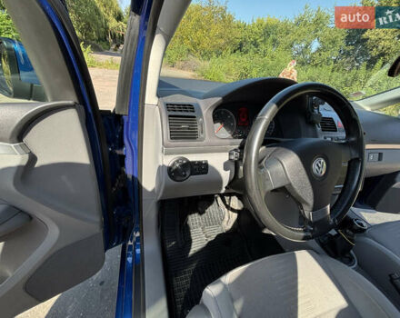 Синій Фольксваген Туран, об'ємом двигуна 1.97 л та пробігом 257 тис. км за 9550 $, фото 13 на Automoto.ua
