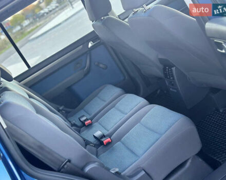 Синий Фольксваген Туран, объемом двигателя 1.4 л и пробегом 220 тыс. км за 7600 $, фото 68 на Automoto.ua