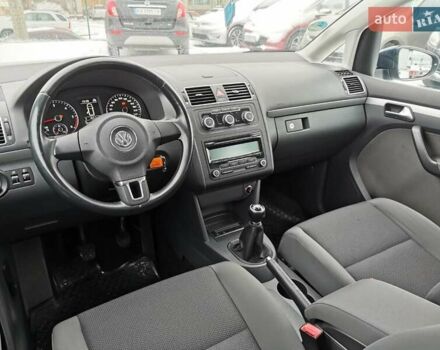 Синий Фольксваген Туран, объемом двигателя 1.6 л и пробегом 252 тыс. км за 8400 $, фото 26 на Automoto.ua