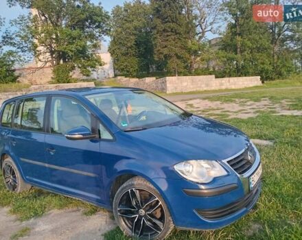 Синій Фольксваген Туран, об'ємом двигуна 1.9 л та пробігом 266 тис. км за 8200 $, фото 1 на Automoto.ua