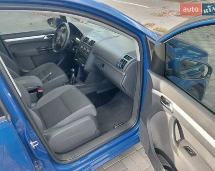 Синий Фольксваген Туран, объемом двигателя 1.6 л и пробегом 282 тыс. км за 8400 $, фото 15 на Automoto.ua