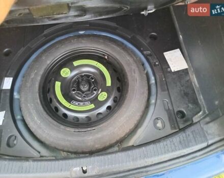 Синій Фольксваген Туран, об'ємом двигуна 1.9 л та пробігом 266 тис. км за 8200 $, фото 14 на Automoto.ua