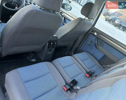 Синий Фольксваген Туран, объемом двигателя 1.4 л и пробегом 220 тыс. км за 7600 $, фото 62 на Automoto.ua