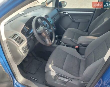 Синий Фольксваген Туран, объемом двигателя 1.6 л и пробегом 282 тыс. км за 8400 $, фото 23 на Automoto.ua