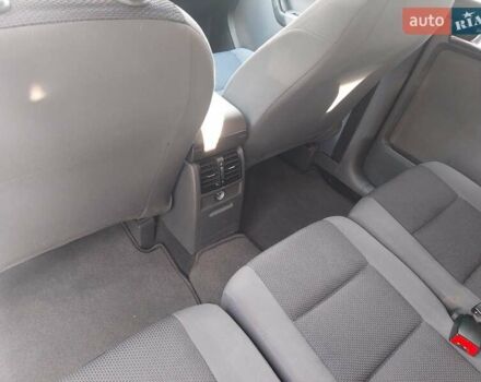 Синий Фольксваген Туран, объемом двигателя 1.6 л и пробегом 282 тыс. км за 8400 $, фото 16 на Automoto.ua