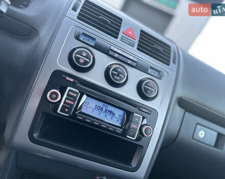 Синий Фольксваген Туран, объемом двигателя 1.4 л и пробегом 220 тыс. км за 7600 $, фото 50 на Automoto.ua