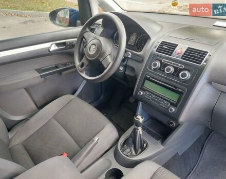 Синий Фольксваген Туран, объемом двигателя 1.6 л и пробегом 282 тыс. км за 8400 $, фото 21 на Automoto.ua