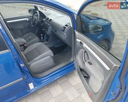 Синий Фольксваген Туран, объемом двигателя 1.6 л и пробегом 282 тыс. км за 8400 $, фото 18 на Automoto.ua