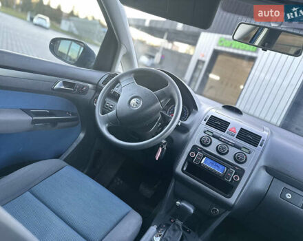 Синий Фольксваген Туран, объемом двигателя 1.4 л и пробегом 220 тыс. км за 7600 $, фото 78 на Automoto.ua