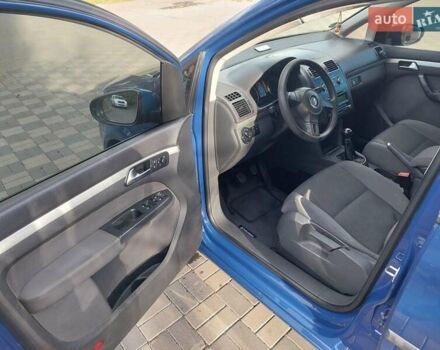 Синий Фольксваген Туран, объемом двигателя 1.6 л и пробегом 282 тыс. км за 8400 $, фото 22 на Automoto.ua